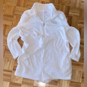 Like NEW! La Vie En Rose PJ Fleece Romper